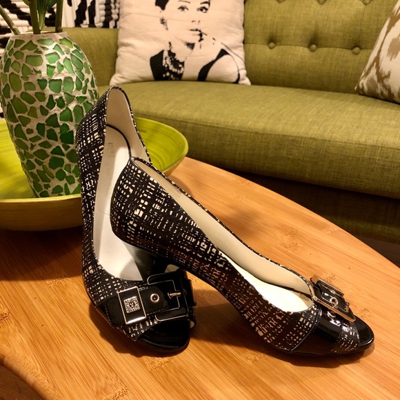 Anne Klein Heels Black White Buckles Size 7 - Picture 1 of 12